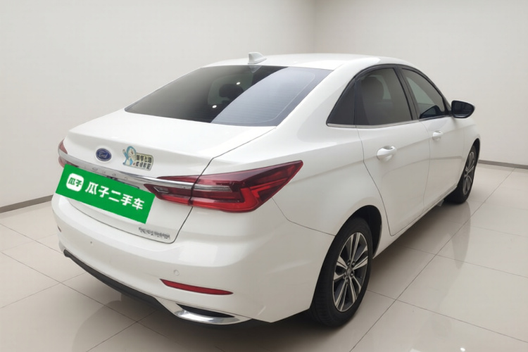 福特 福睿斯 2021款 1.5L 自动钻石版车身外观7