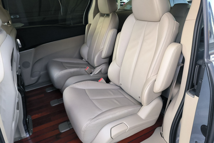 别克GL8 2018款 28T 尊贵型 国VI中控内饰21