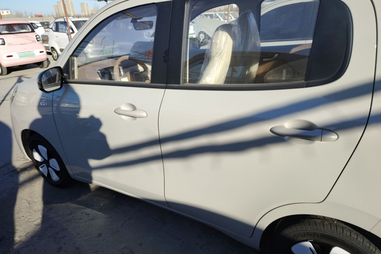 五菱汽车 宏光MINIEV 2025款 四门版 进阶款车身外观4