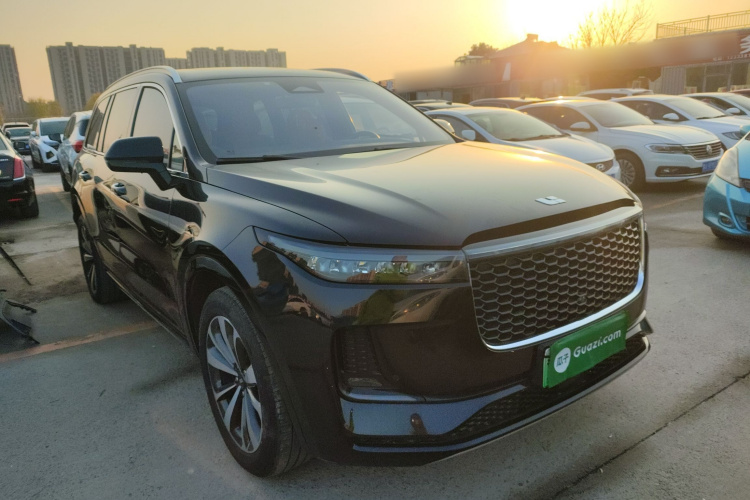 理想汽车 理想ONE 2021款 增程6座版车身外观3