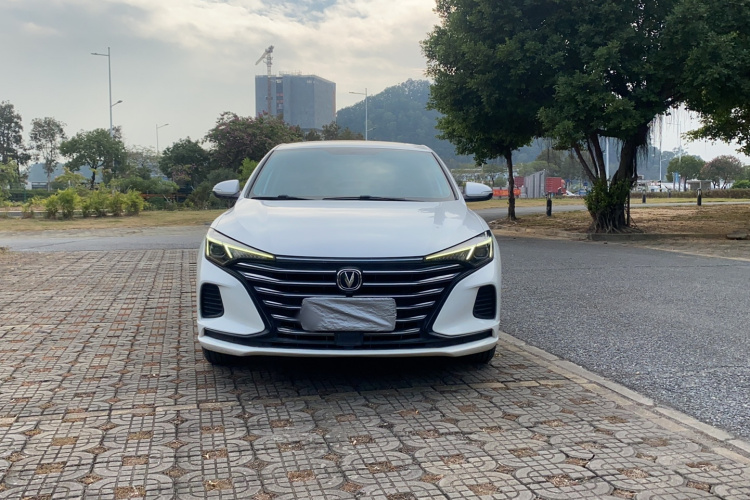 长安 逸动 2020款 PLUS 百万版 1.6L GDI CVT豪华型车身外观6001