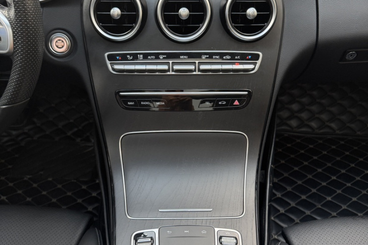 奔驰C级 2021款 C 200 L 时尚型运动版局部细节16