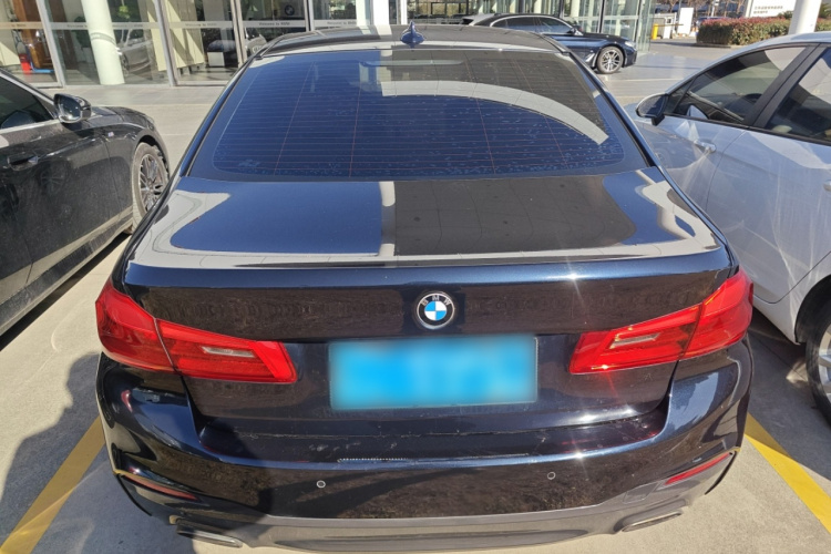 宝马5系 2018款 525Li M运动套装车身外观6