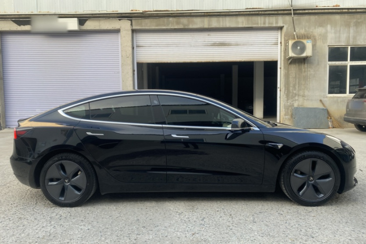 特斯拉 Model 3 2020款 标准续航后驱升级版车身外观6006