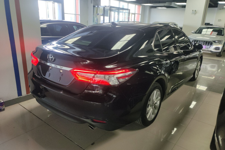 丰田 凯美瑞 2021款 2.0G 豪华版车身外观7