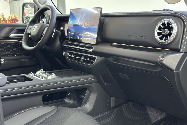 坦克300 2025款 2.0T 征服者中控内饰7004