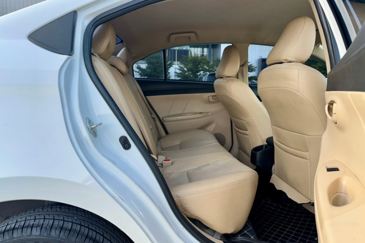 丰田 YARiS L 致享 2019款 1.5E CVT魅动版 国VI中控内饰7007