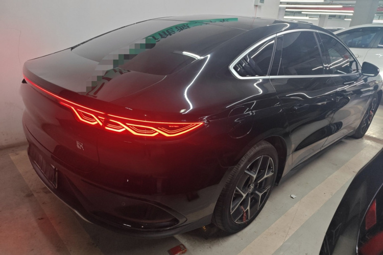 比亚迪 汉 2024款 EV 荣耀版 605KM前驱尊贵型车身外观7