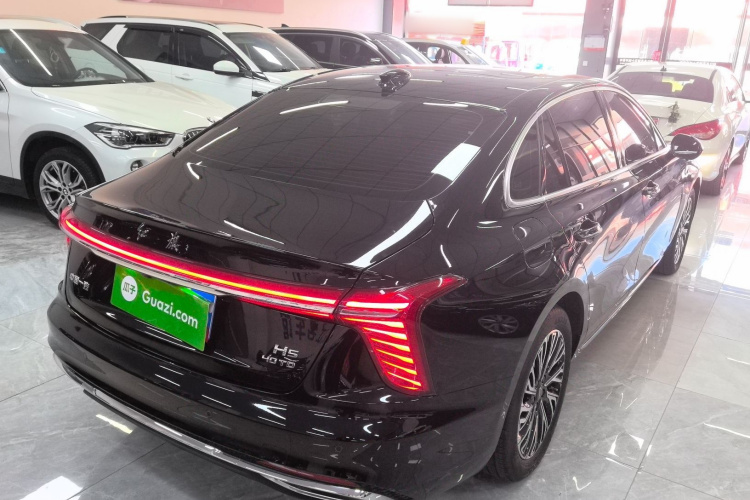 红旗H5 2024款 2.0T 自动智联旗畅版车身外观7