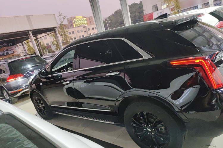 凯迪拉克XT5 2020款 28T 豪华型车身外观4