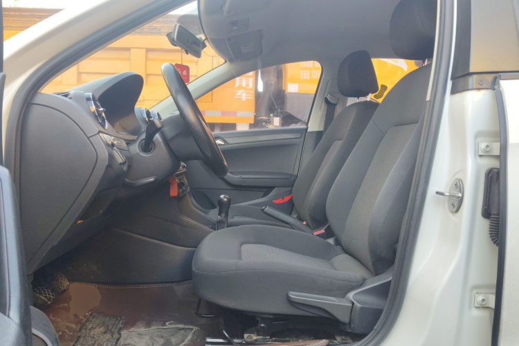 大众 捷达 2017款 1.4L 手动时尚型中控内饰19