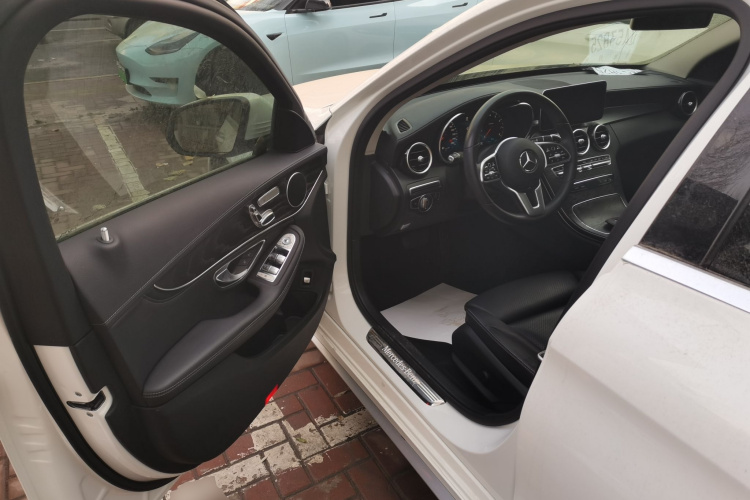 奔驰C级 2019款 改款 C 260 L 运动版中控内饰7003