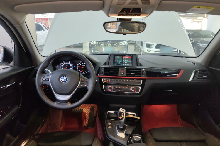 宝马1系(进口) 2018款 118i 运动设计套装中控内饰12