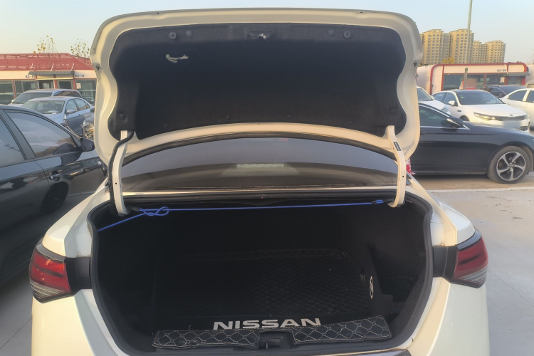 日产 轩逸 2020款 1.6L XL CVT悦享版机舱底盘23