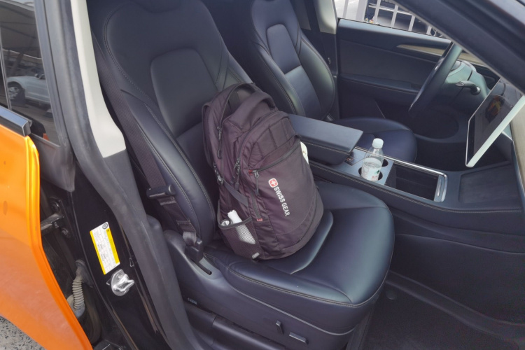 特斯拉 Model Y 2022款 后轮驱动版局部细节41