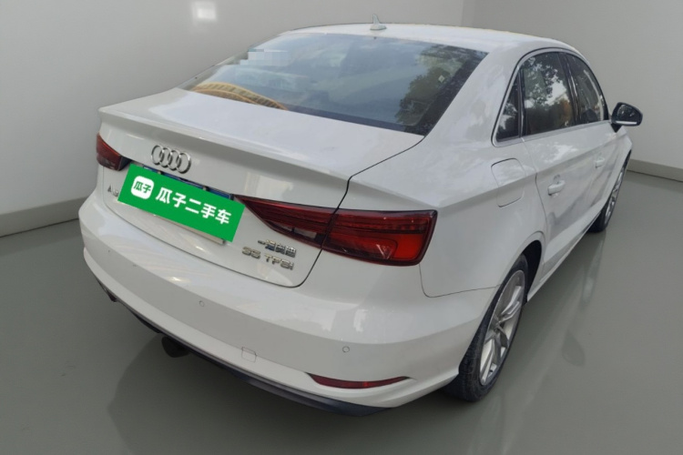 奥迪A3 2018款 30周年年型 Limousine 35 TFSI 进取型车身外观7