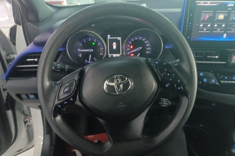 丰田C-HR 2018款 2.0L 领先天窗版 国V局部细节13