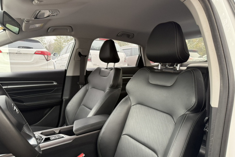 吉利汽车 帝豪 2022款 第4代 1.5L CVT精英型中控内饰7007