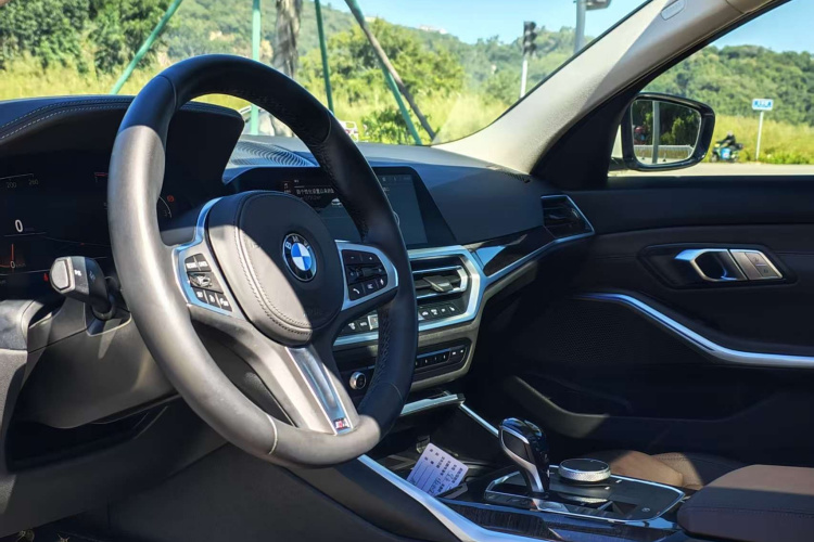 宝马3系 2020款 改款 325Li M运动套装中控内饰7003