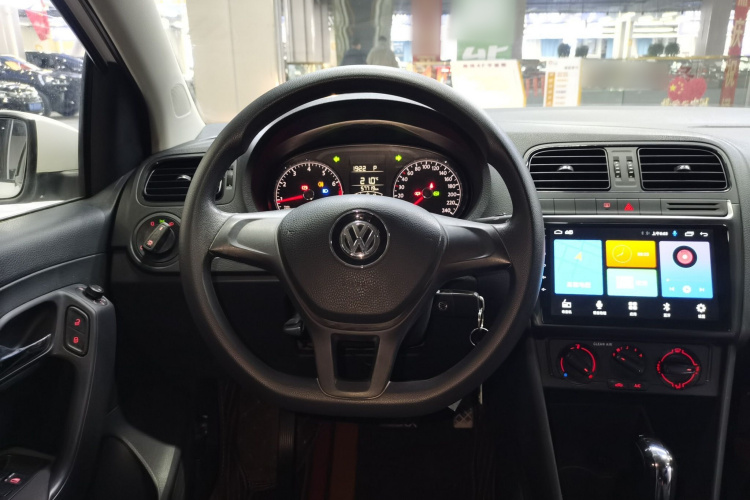 大众 Polo 2016款 1.4L 自动风尚型中控内饰13