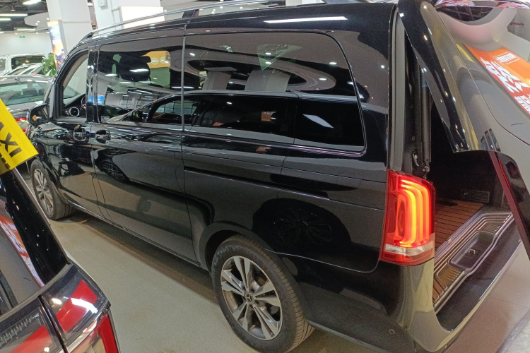 奔驰V级 2018款 V 260 领航版 国V车身外观6003