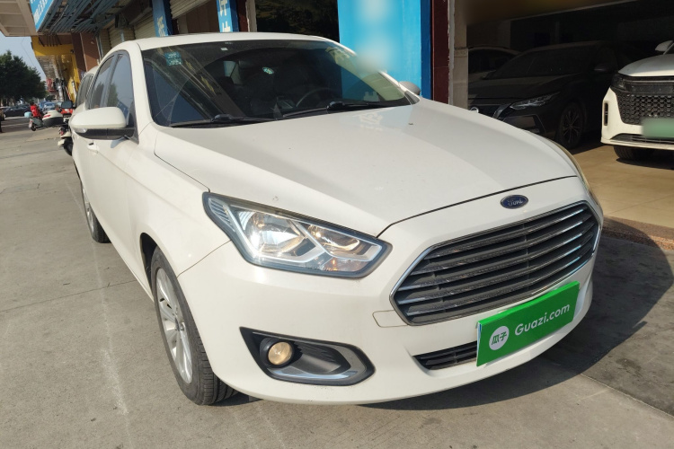 福特 福睿斯 2015款 1.5L 自动时尚型车身外观3