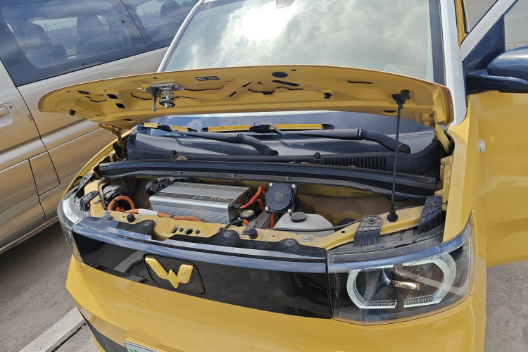 五菱汽车 宏光MINIEV 2021款 马卡龙臻享款 三元锂机舱底盘24