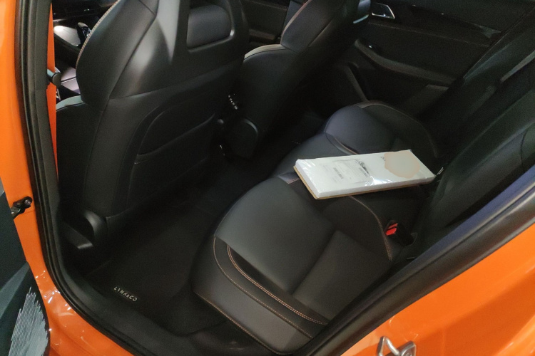 领克03 2025款 2.0TD DCT冠军版Pro中控内饰21