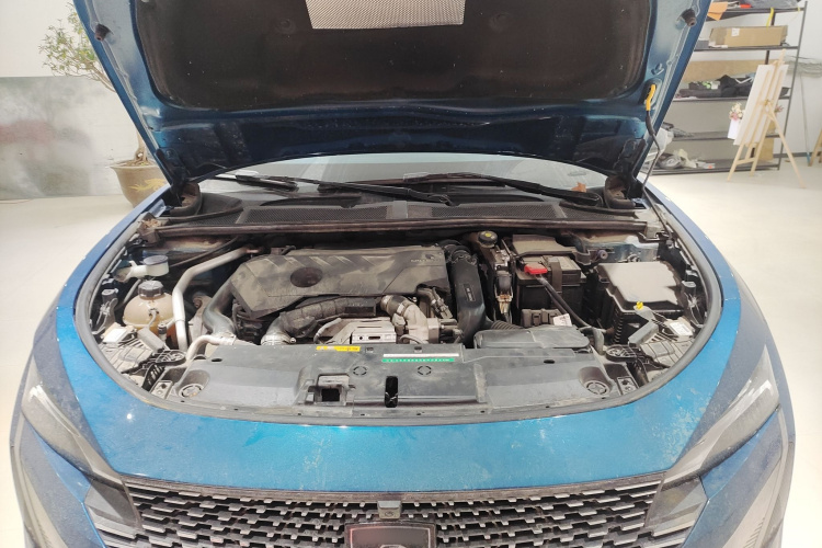 标致408X 2023款 魅力版机舱底盘24