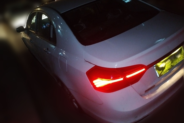 吉利汽车 帝豪 2020款 1.5L CVT豪华型车身外观5