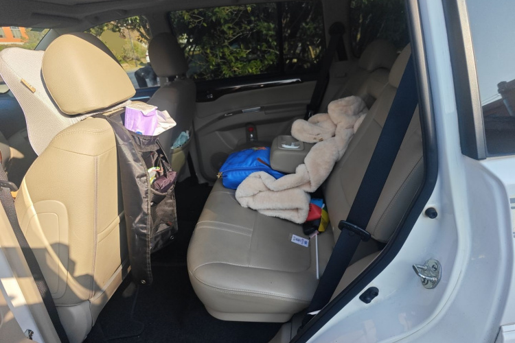 三菱 帕杰罗·劲畅 2013款 3.0L 自动两驱豪华版中控内饰21