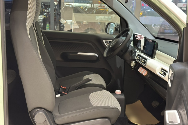 五菱汽车 宏光MINIEV 2024款 第三代 215km 进阶版局部细节41