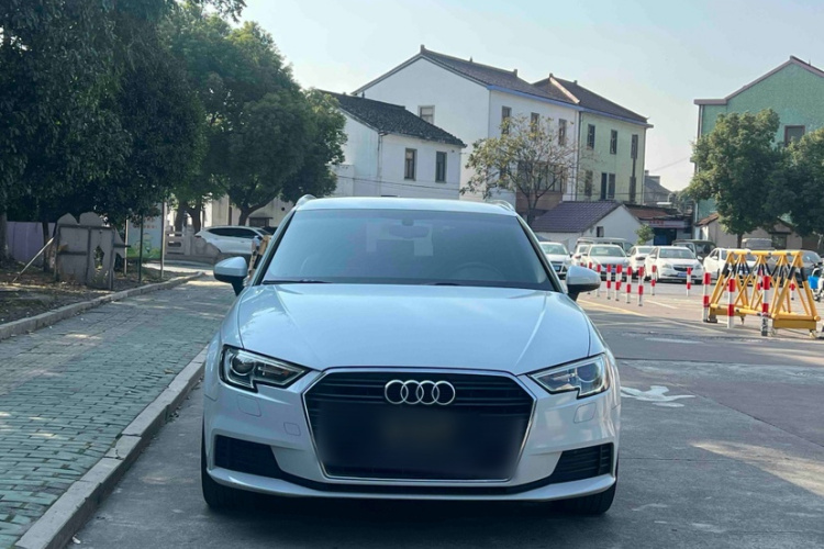 奥迪A3 2018款 30周年年型 Sportback 35 TFSI 进取型车身外观6003