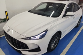 名爵 MG5 2025款 180DVVT 全球豪华版