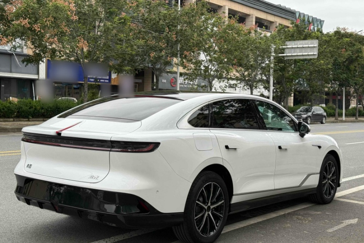 岚图汽车 岚图追光 2024款 PHEV 四驱超长续航行政版车身外观6004