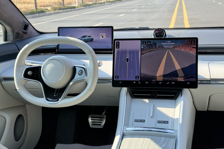 鸿蒙智行 智界S7 2025款 855km Max中控内饰7003