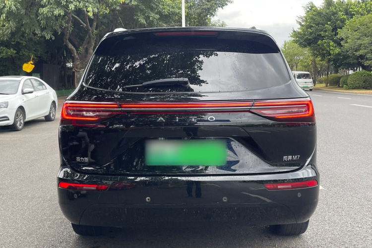 鸿蒙智行 问界M7 2024款 1.5T 后驱Plus版 5座车身外观6004