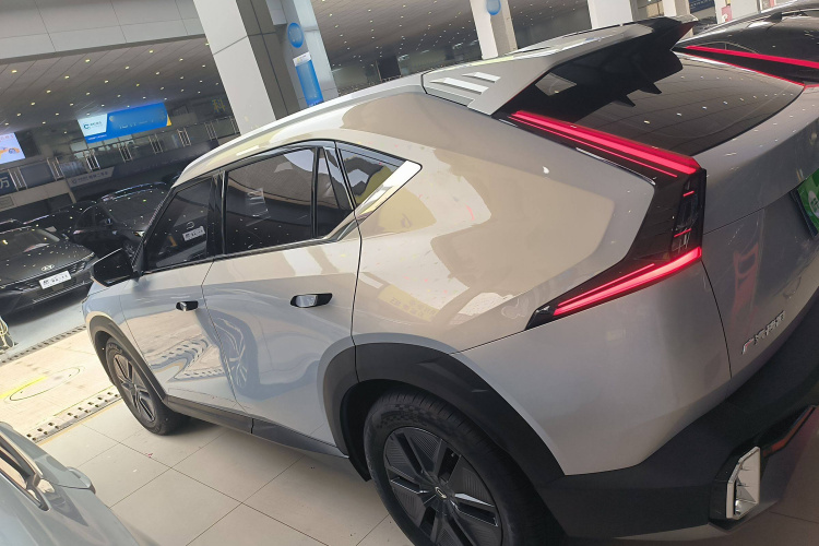 广汽传祺 影酷 2022款 1.5T 超新星版车身外观4