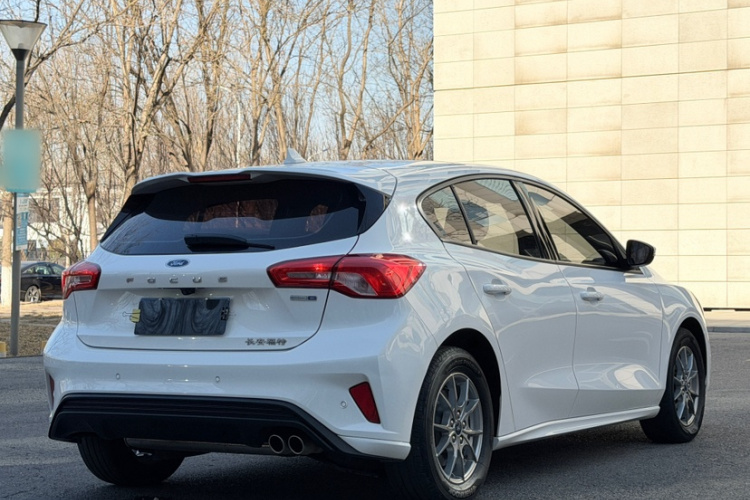 福特 福克斯 2021款 两厢 EcoBoost 180 自动锋潮型车身外观6005