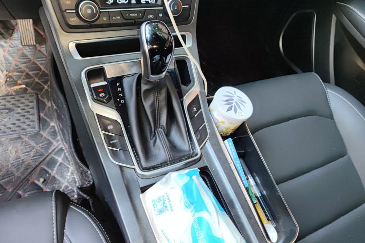 吉利汽车 帝豪 2019款 领军版 1.5L CVT向上亚运版 国V局部细节18