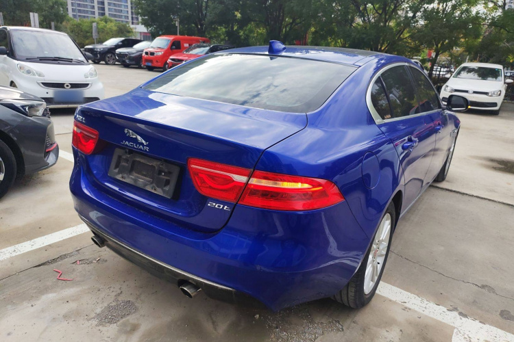 捷豹XEL 2018款 2.0T 200PS 豪华版车身外观7