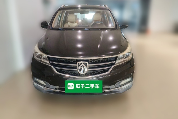 宝骏730 2017款 1.8L iAMT豪华型 7座车身外观2