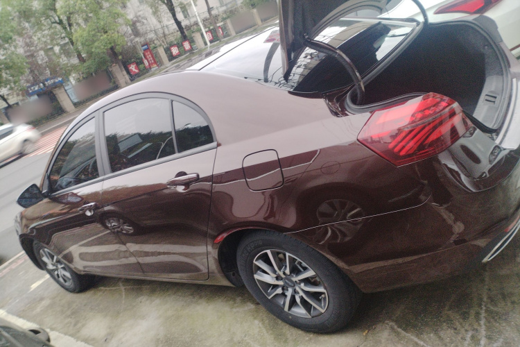 吉利汽车 帝豪 2019款 领军版 1.5L CVT豪华型 国VI车身外观4