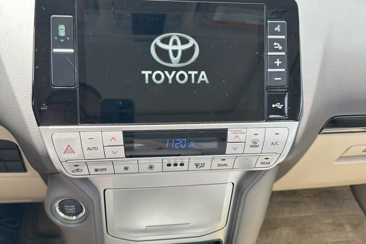 丰田 普拉多（平行进口）中控内饰7001