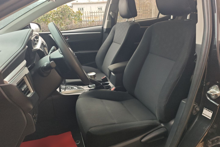 丰田 卡罗拉 2017款 改款 1.6L S-CVT GL中控内饰19