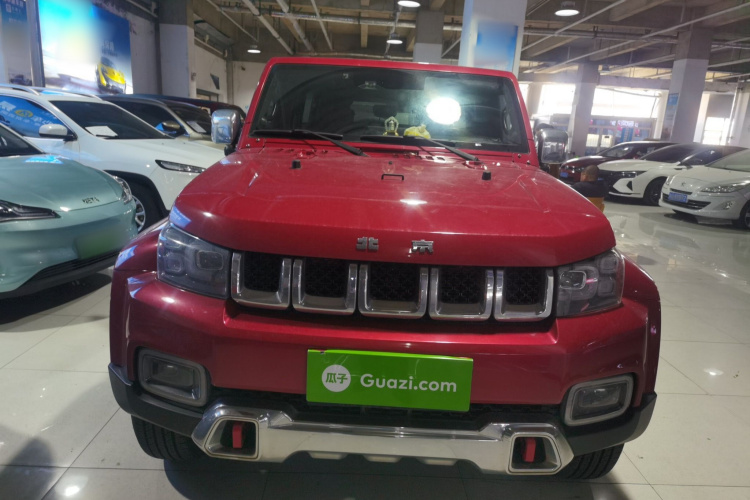 北京越野 北京BJ40 2019款 2.3T 自动四驱城市猎人版旗舰型 国VI车身外观2