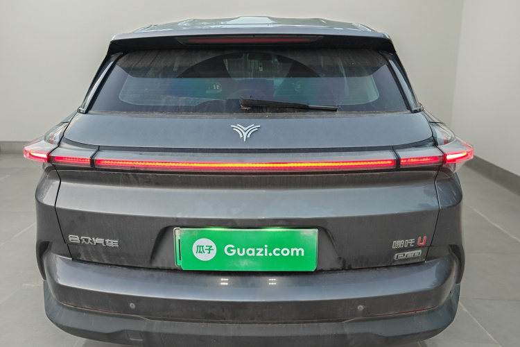 哪吒汽车 哪吒U 2022款 Pro 400 畅行版车身外观6