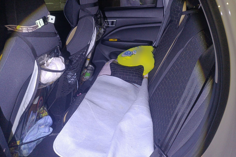 零跑汽车 零跑T03 2021款 400轻享版 三元锂中控内饰21