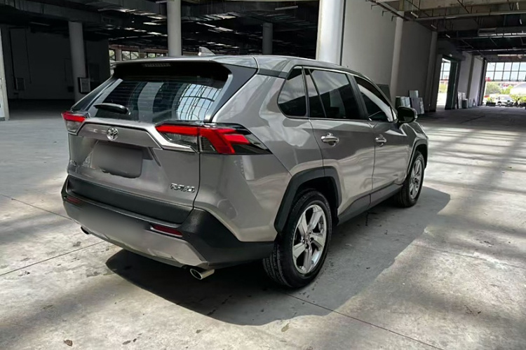 丰田 RAV4荣放 2022款 2.0L CVT两驱风尚Plus版车身外观6008