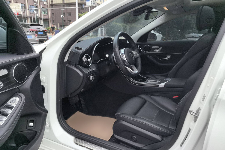 奔驰C级 2021款 C 260 L 运动版中控内饰7002